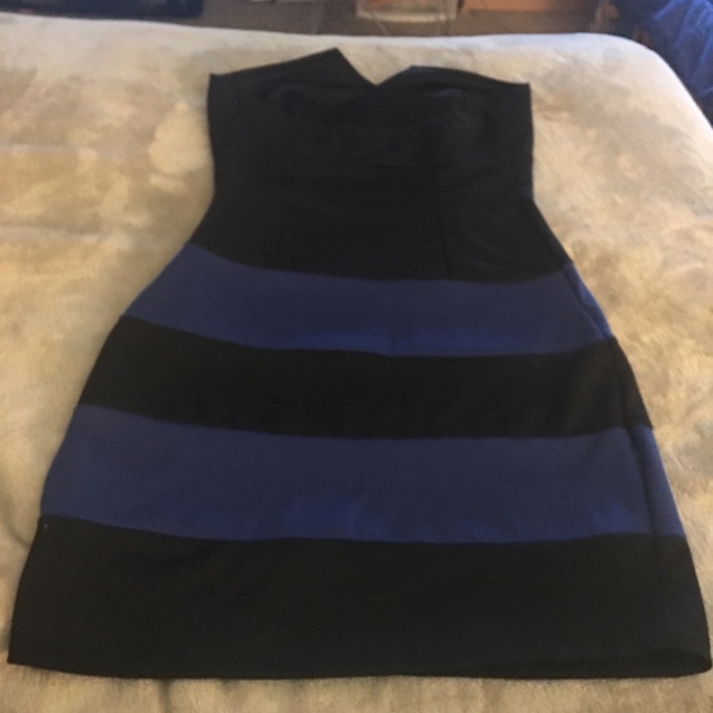 🦋Black & Blue striped strapless mini dress NEW🦋 - Picture 4 of 8
